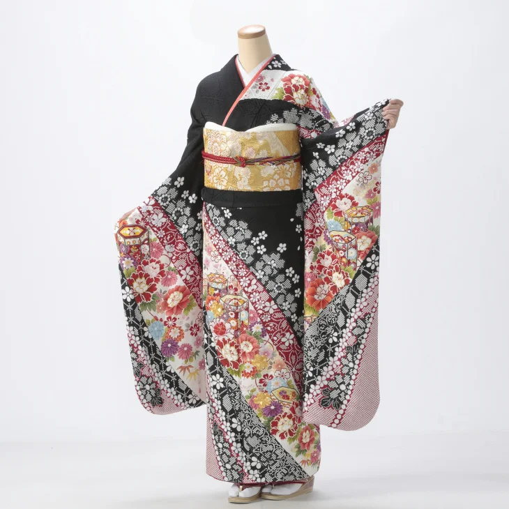 f0524281r】【黒系】振袖 レンタル フルセット Mサイズ 【状態:S