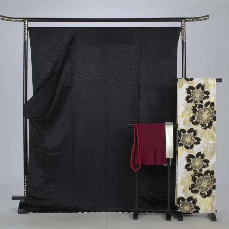 f0724383r】【黒系】振袖 レンタル フルセット Lサイズ 【状態:S