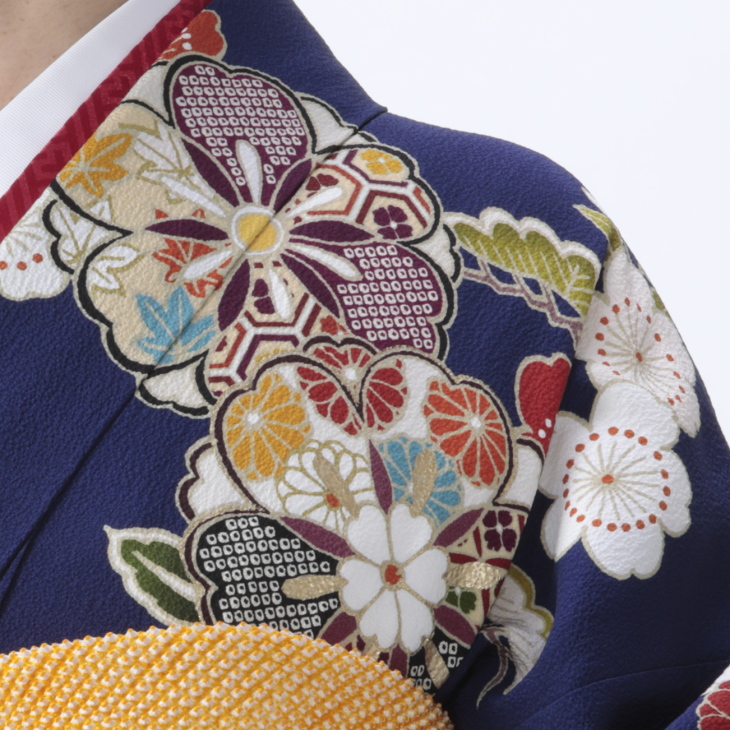 ファッションロイヤリティ着物 京都丸紅株式会社と株式会社アダストリアは二尺袖袴コラボレーション