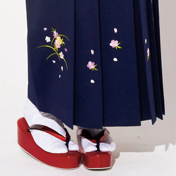 【稀少】撥水加工済 正絹 反物 紺赤モダン輪模様 着尺 未使用 美品 夏物 裄64.4cm 駒絽 無地 小紋（正絹）未使用 Ks876