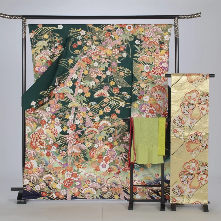 f0525084】【赤・ワイン系】振袖 販売 フルセット Mサイズ 【中古